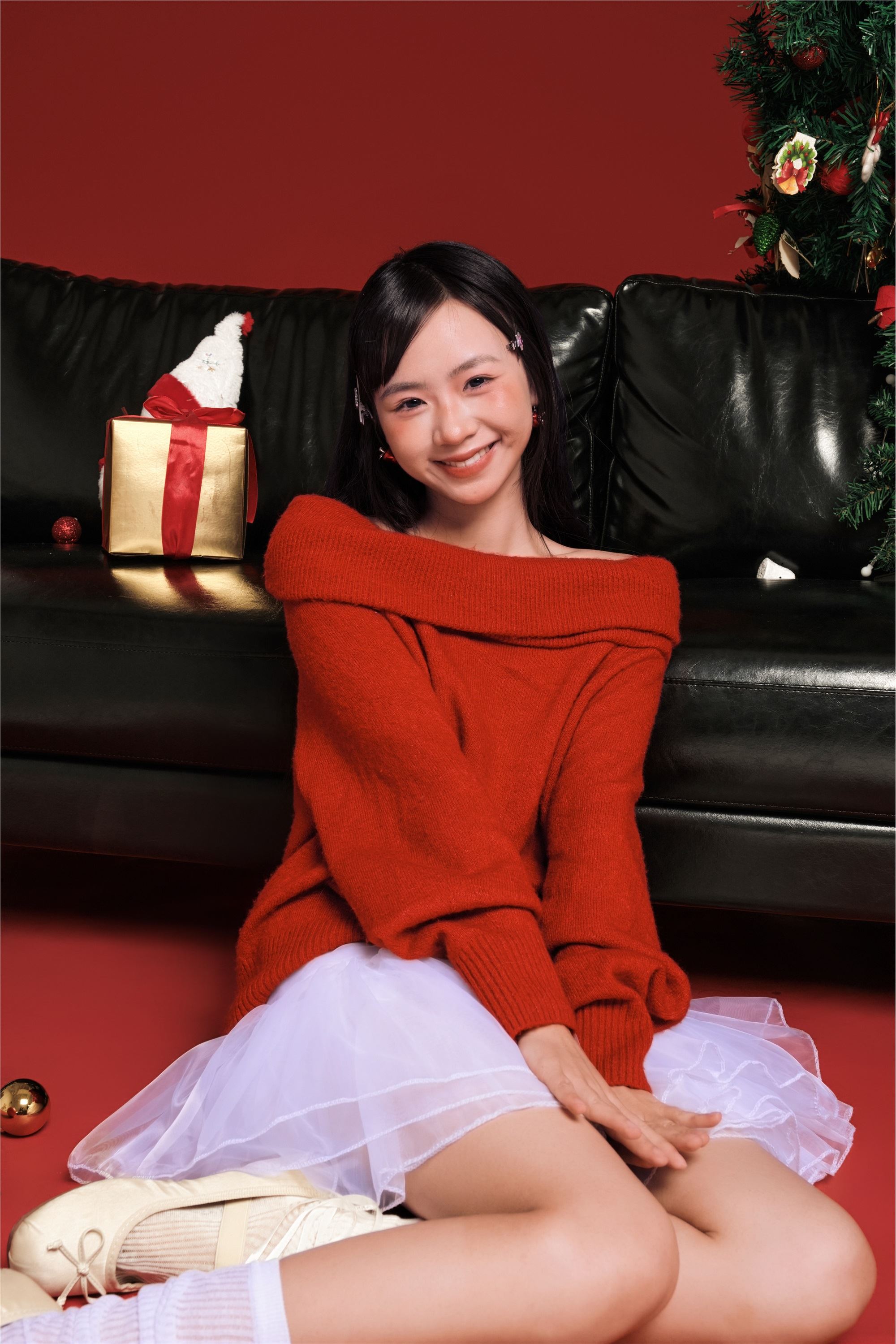 YITUYU艺图语 2025.02.01 红色圣诞 是三金呀